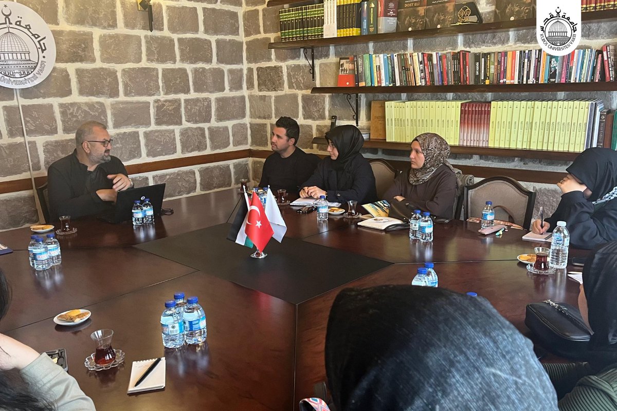 kudusunivakif's tweet photo. 📚 Kudüs Akademi Programı – 2. Ders

Kudüs Akademi Programımızın ikinci dersini 15 Kasım 2025 Cumartesi günü Dr. Bülent Uğur Koca hocamızın anlatımıyla gerçekleştirdik.

🇵🇸 #KudüsÜniversitesiVakfı
🇹🇷 #KudüsAkademi #Filistin https://t.co/BNoouc6HPx