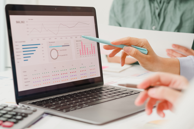 RishiPDave's tweet photo. Check out my recent interview with The Drum on how B2B buyers actually buy today and what Marketers should do about it. https://t.co/oZHxGobZDs https://t.co/vOzRM3eq8t