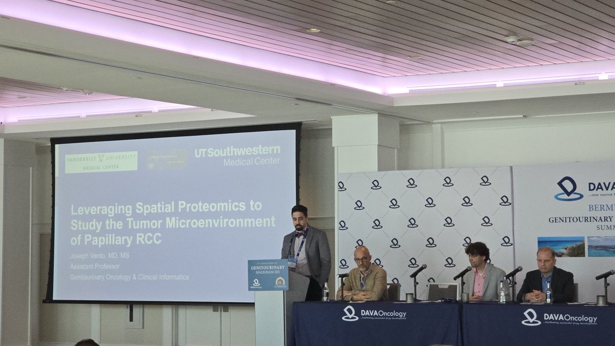 QianJanieQin's tweet image. DR. @JVentoMD giving a wonderful talk on his work leveraging #spatial #proteomics to study the tumor microenvironment of #papillary #RCC at #GUSUMMIT25