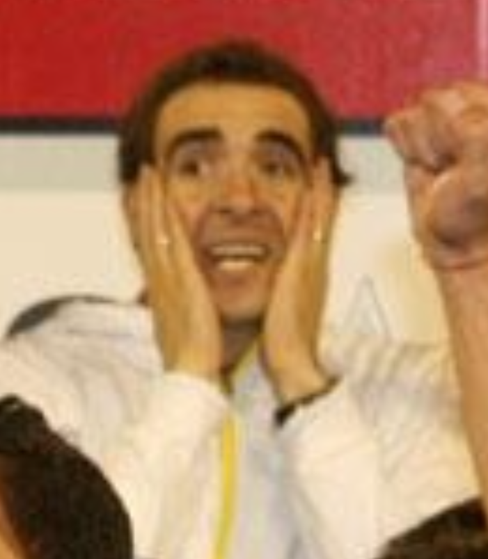<a href="/pablorivam/">Pablo</a> Cuando ves que la foto del campeón es adentro de una camioneta.