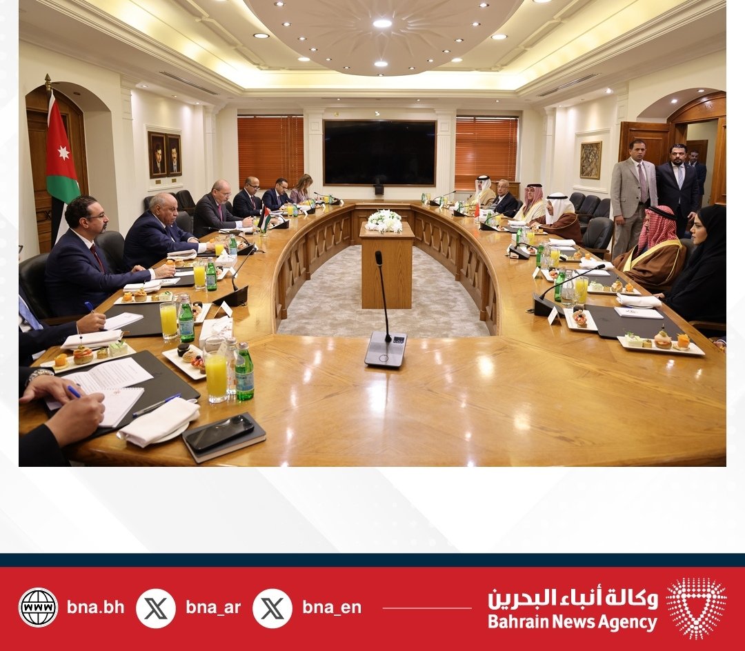 BahrainEmbJO's tweet image. خلال لقائه نائب رئيس الوزراء ووزير الخارجية وشؤون المغتربين الأردني بـ "عمَّان"... رئيس مجلس الشورى : العمق التاريخي العريق في العلاقات البحرينية الأردنية يتأصل بالشراكات الإيجابية والدعم الملكي لمسارات التعاون المشتركة.
للمزيد⬇️
instagram.com/p/DRSSwCCjW2l/…
