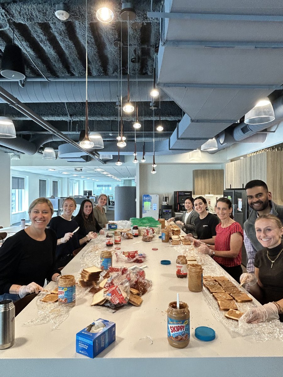 Bitsight's tweet image. From coast to coast, #Bitsighters across the U.S. rolled up their sleeves for a week of giving back—supporting schools, shelters, and food banks. 💚 It’s what community is all about! #BitsightCares #LifeAtBitSight #CommunityImpactWeek
