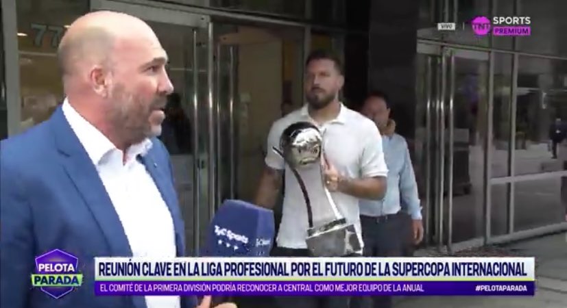 Salieron con el título de una oficina. Era más digno cuando nuestros papás pagaban la copita que nos daban a todos en el baby futbol.