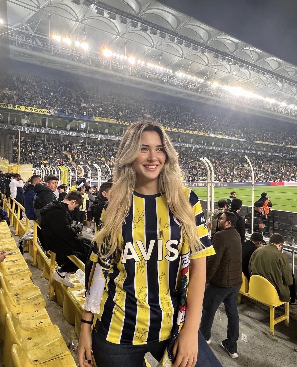 kimsebuleyla's tweet image. Güzel kızlar hangi takımı tutar?