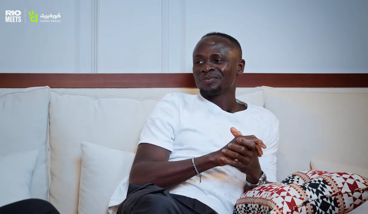 🚨🚨🚨🚨🚨🚨🗣️ ساديو ماني لـ كورة بريك:

سأحكي موقف طريف عن كرم الضيافة في السعودية..

الموقف حدث في شهر رمضان وعندما جاء وقت المغرب كنت في الشارع فـأخبرني بعض الأشخاص:

' تعال تعال لتأكل معنا. '

قلت لهم ' أنتم لا تعرفوني كيف تدعوني لمنزلكم وأنتم لا تعرفوني. ' ♥️♥️♥️😂😂😂