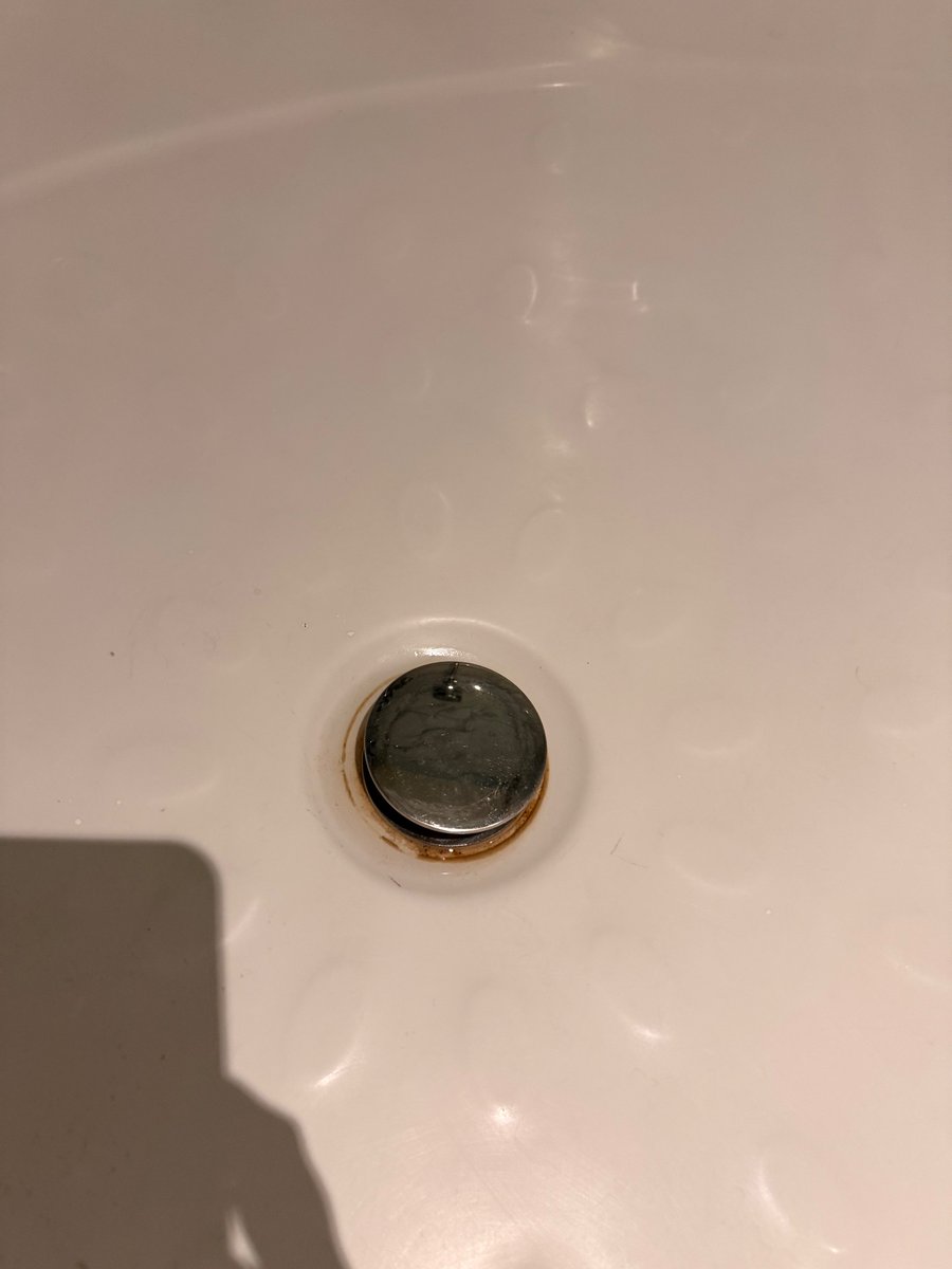 RupalGmail's tweet photo. @Radisson @Radisson this is the condition of your suite!! https://t.co/xVW0YwJ4TU