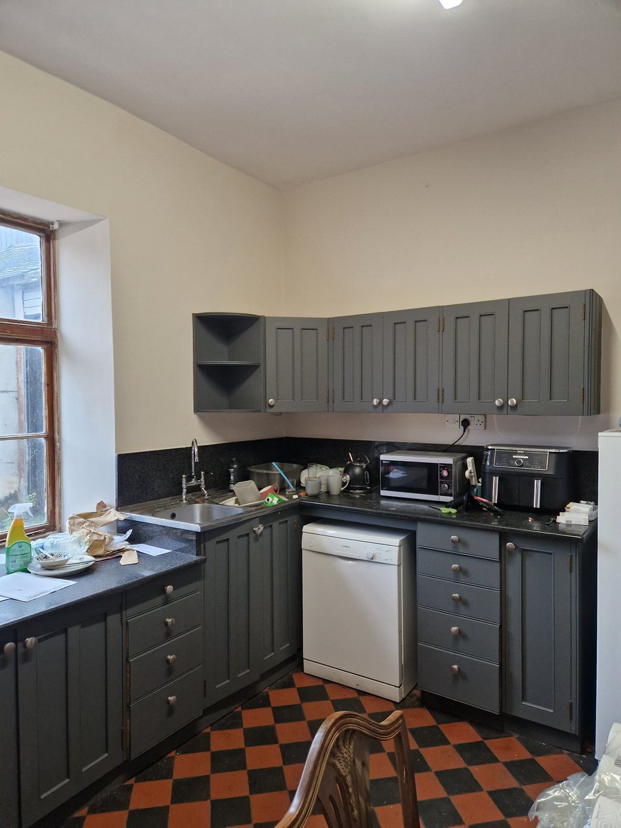 A Decorators Life tweet media