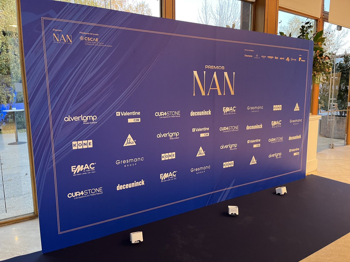 nanarquitectura's tweet image. ¡Todo listo para los #PremiosNAN2025! Esta noche celebramos en Uzalacaín La Finca la entrega de estatuillas a los #proyectos más punteros, los #materiales más innovadores y el Premio Honor a la Trayectoria 🌟