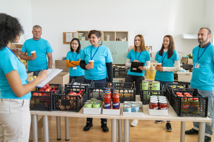 OneEach's tweet image. Nonprofits bring hope in hard times.
See how they’re tackling rising food insecurity fast with @MindfulGiving → hubs.la/Q03RR9MQ0

#NonprofitCommunity #HungerRelief