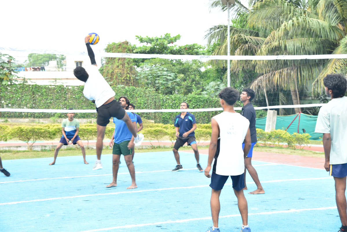 2nd Day of Sansad Khel Mahotsav 2025!
Enthusiasm continues across Berhampur as athletes showcase their talent at multiple venues coordinated by BeMC.
Sportsmanship, youth energy, and community participation are making this Mahotsav truly memorable.
🇮🇳🏅 #SansadKhelMahotsav2025