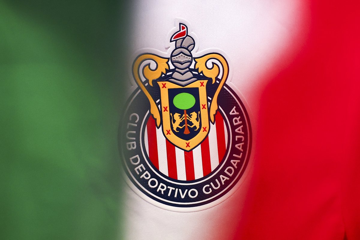 ChivasEN_'s tweet image. On the anniversary of the Mexican Revolution, we honor the spirit that has guided generations of Mexicans. 🇲🇽

🫡 One that endures in everyday life and comes alive for us on the pitch through courage, unity, and an unbreakable will.

Somos Chivas. Somos #MeXIcanos. 🐐