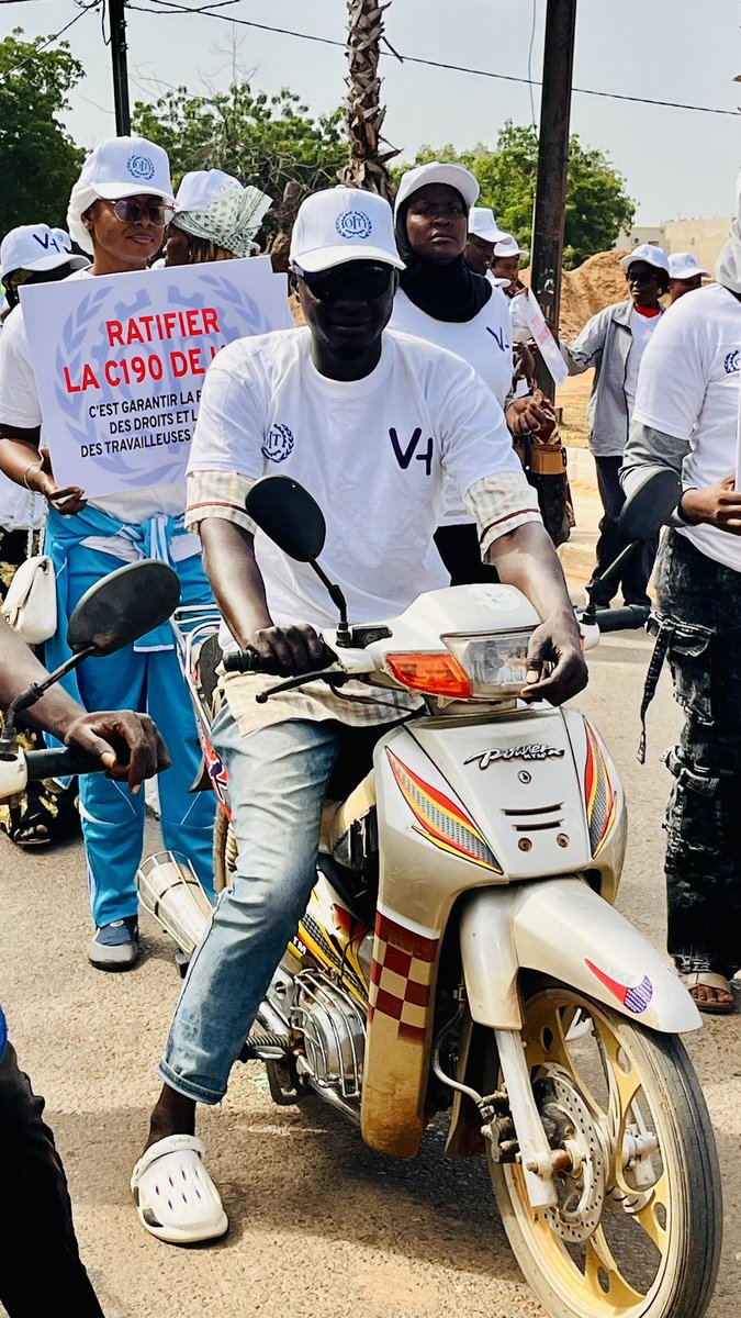 IloSenegal's tweet photo. 📍Kaffrine:  3e &amp; dernière journée de la caravane 
@IloSenegal, #Renafes &amp; #Rejev ont échangé avec les populations sur l’importance de ratifier la #C190. 📢 Un mémorandum a été remis au Gouverneur. 
✊ Ensemble, faisons avancer la #justicesociale et la #dignité au travail! https://t.co/Gnhh1TSB7n