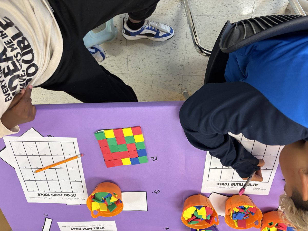 lisa few tweet media