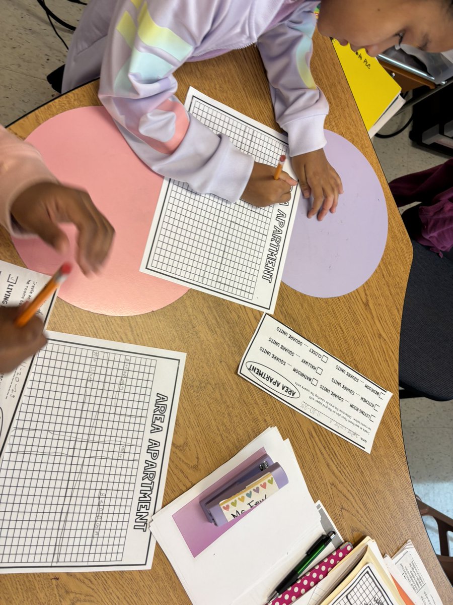 lisa few tweet media