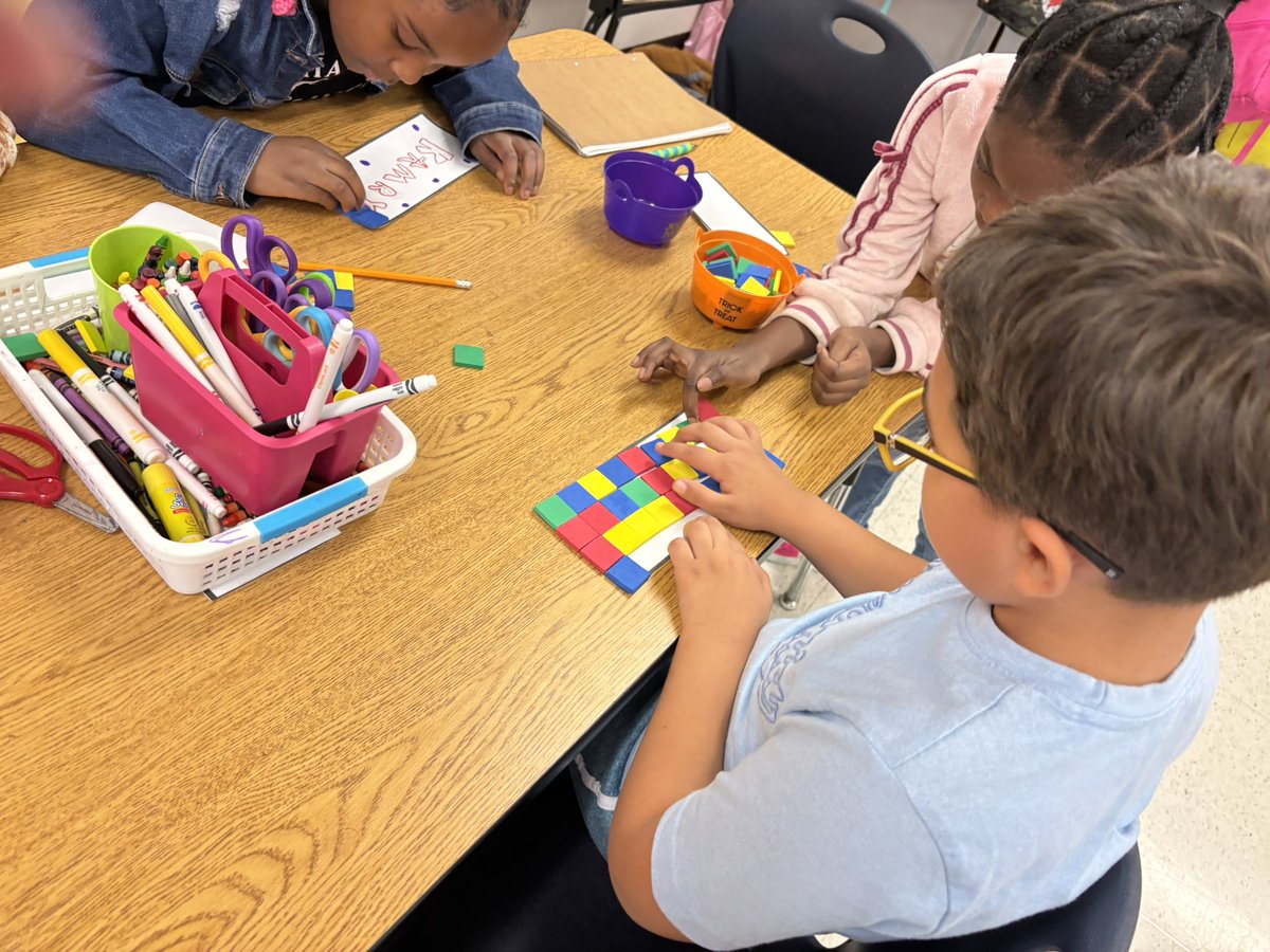 lisa few tweet media