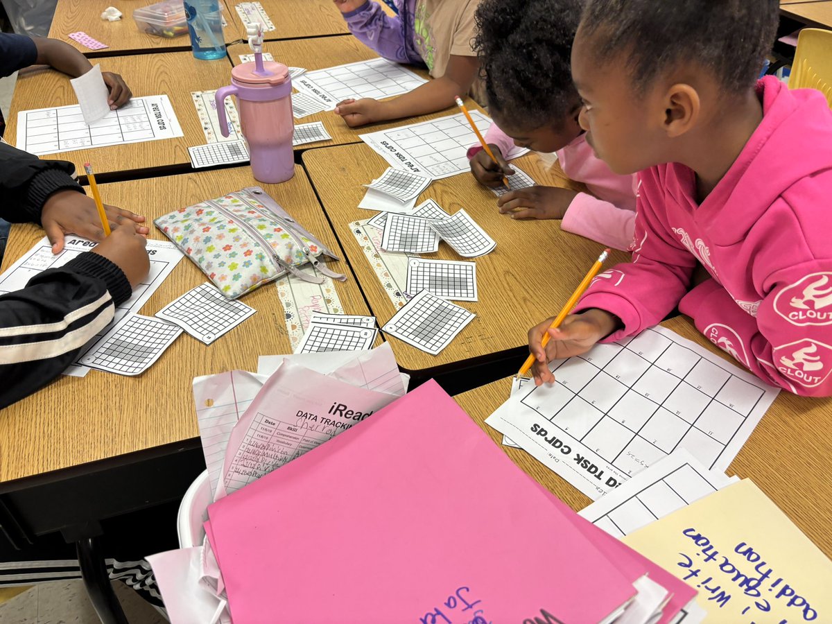 lisa few tweet media