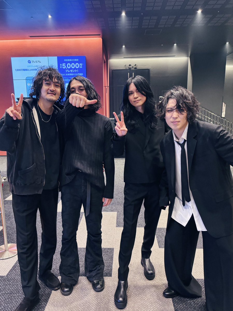 tobird_'s tweet image. 最高すぎたよね。

アマレット〜Misstopiaの感傷から、Ghost Rider〜楽園のあの演出なに？カッコよすぎて卒倒するんだが。

君たちは20年間、結成してから今までずっと最高だよ

@THE_NOVEMBERS