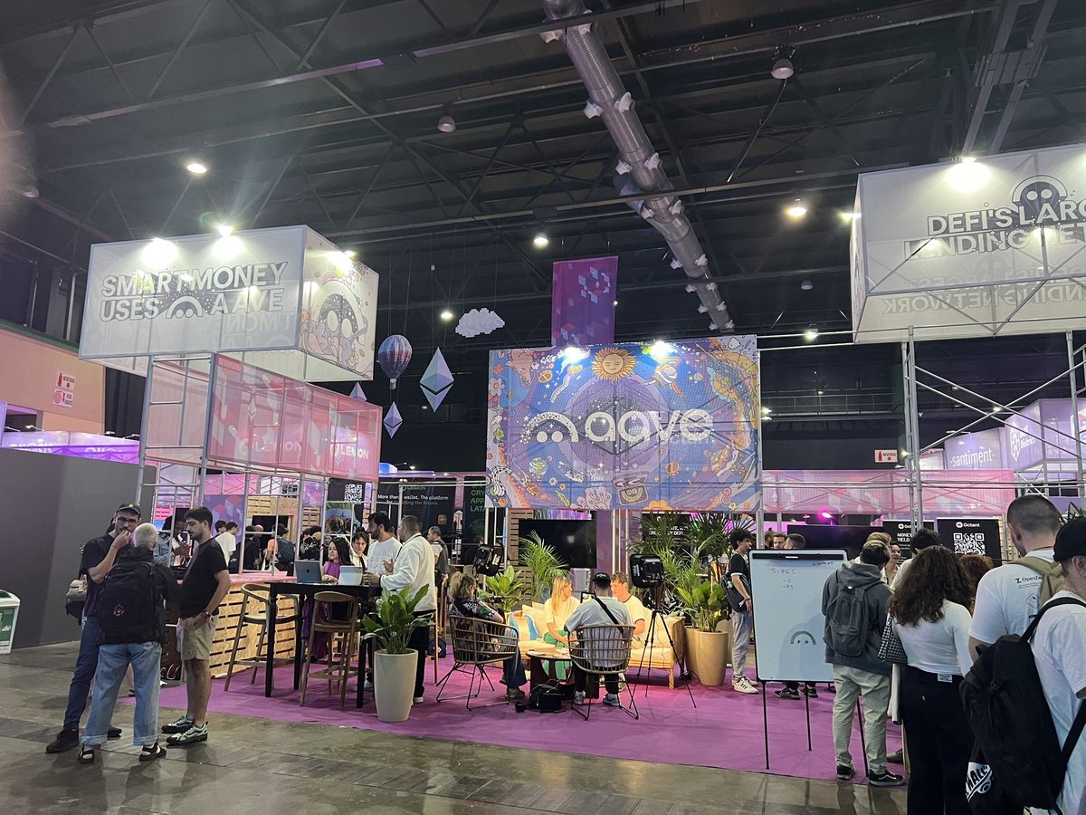 GemMaster01's tweet image. Best booth reward 🥇 goes to @aave 👻 at @EFDevcon Who i am seeing tonight at @raave 🪩 party?