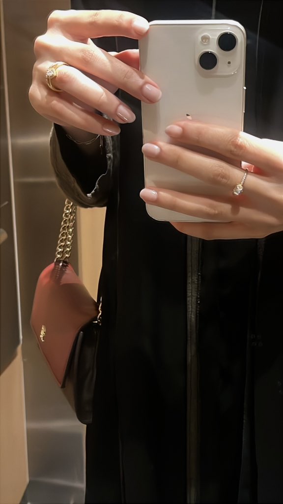 قهوة الخميس و غروب و صديقك المفضل 
  🤍🌴🌅