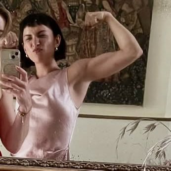 hello yes i am offline but OUR GIRL is back sooooo LOOK AT HER 🫶