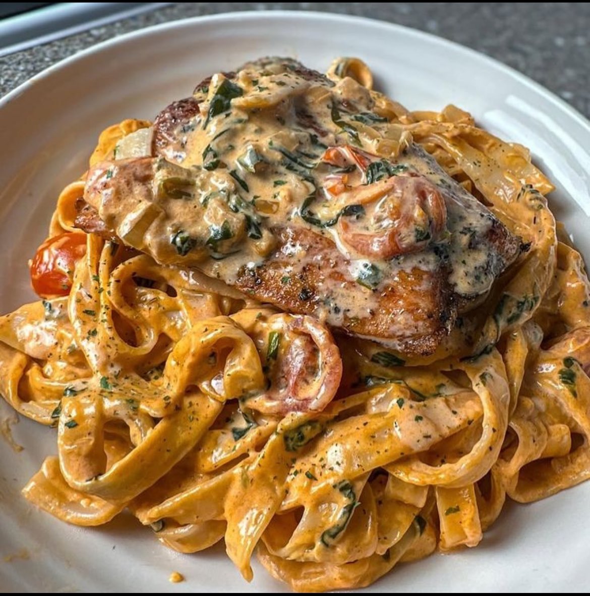 Ms_Logical's tweet image. Dinner is served!
Smash or Pass?