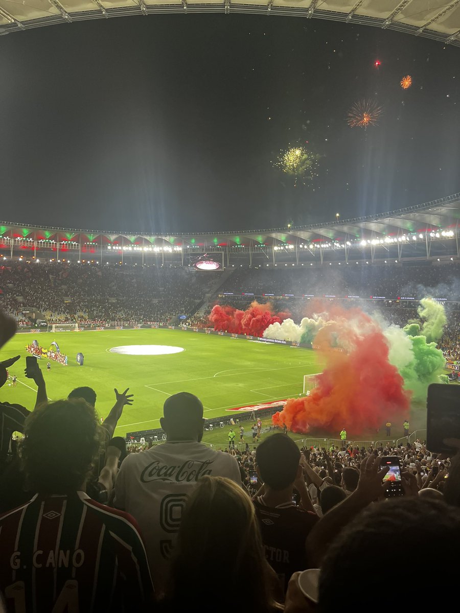 doouglasffc's tweet image. Diferentes 💪🏽🇭🇺