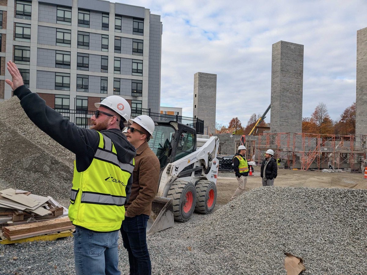 trunk_tools's tweet image. Our Trunkies were on the move last week! Kelsey V., Tyler M. &amp;amp; Jayson L. visited our customer Colantonio in Boston. Huge thanks to Andy Kantorski for hosting!

We love learning directly from the builders we empower.

👷‍♂️ Meet more of our customers: hubs.la/Q03Vf_-f0