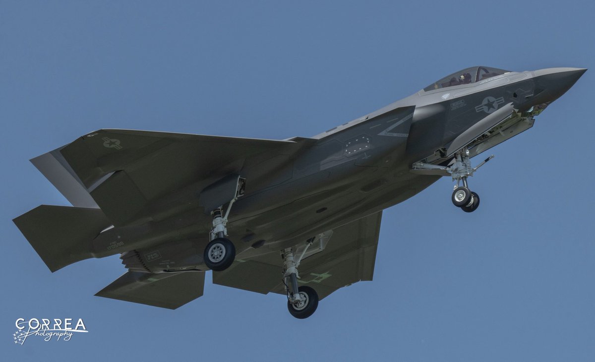 DefenseNewspk's tweet image. F-35C test flight out of NAS JRB Ft. Worth

#F35 #photooftheday #aviation
