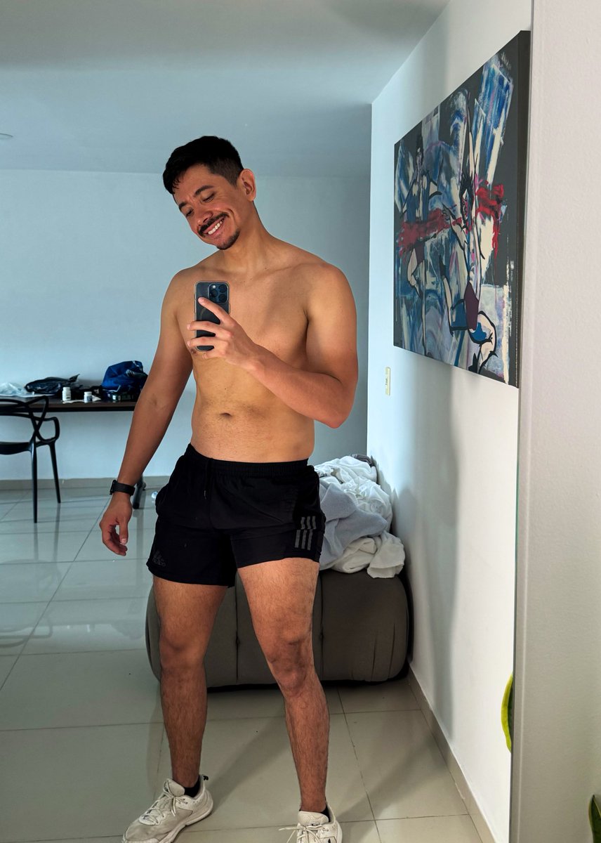 El del Bigotito. tweet media