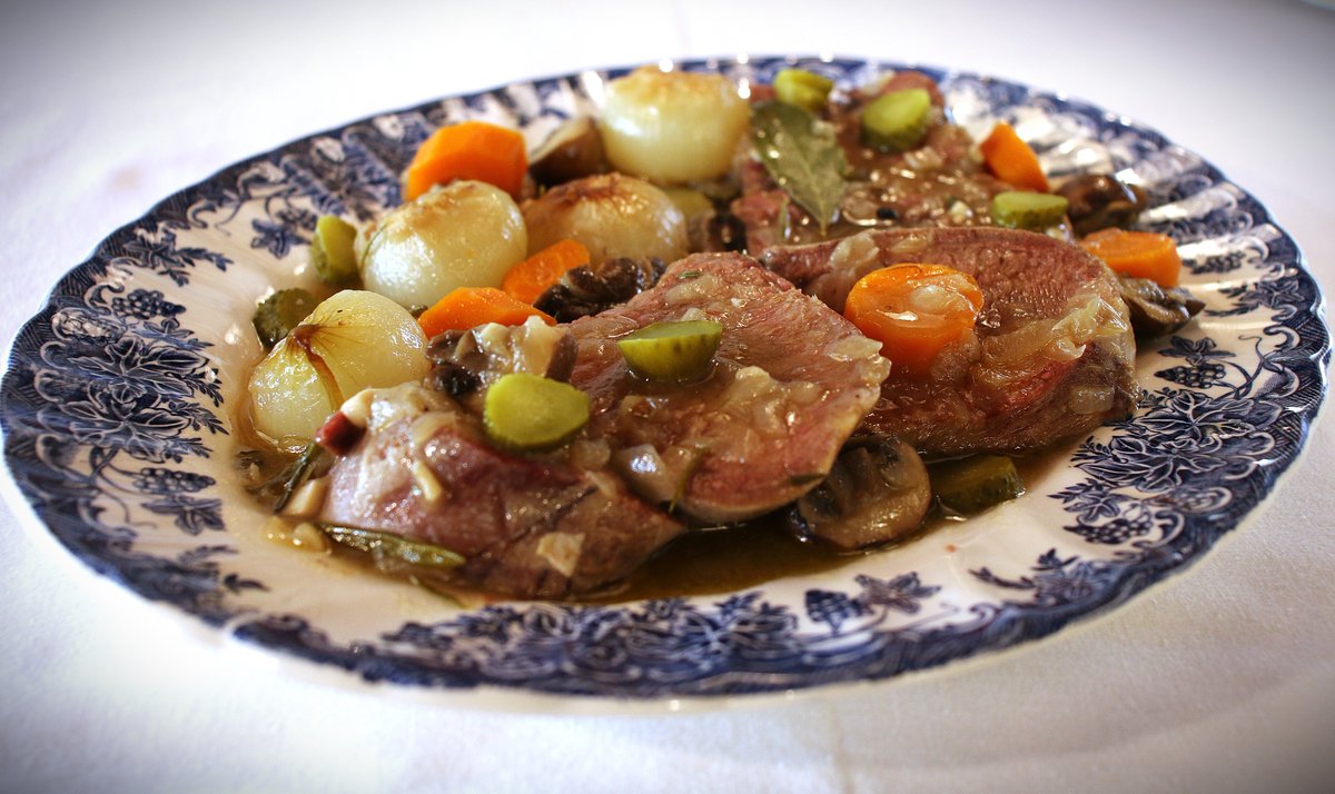 Hoy en casa, otras carnes, otros cortes: lengua de ternera al estilo del Bierzo.