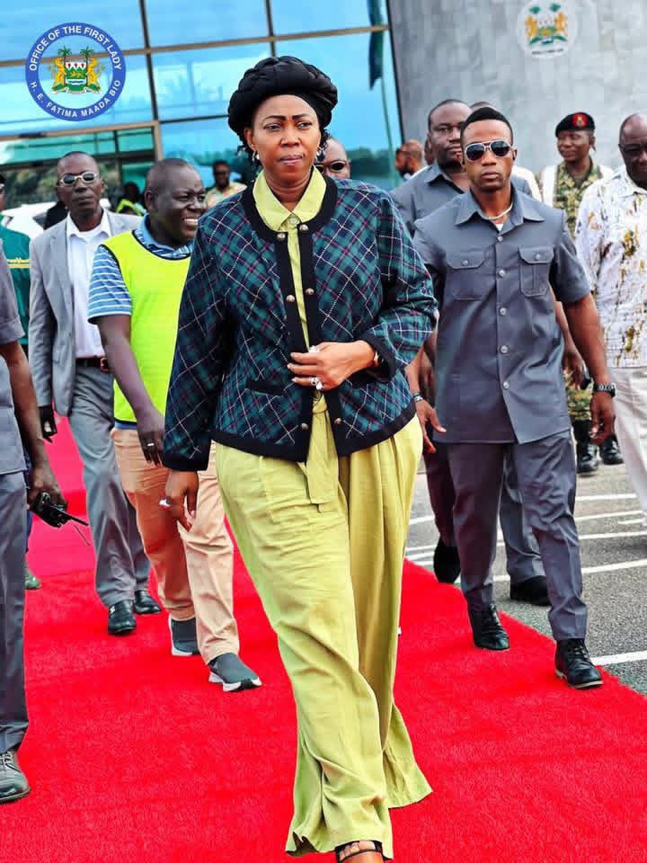 FirstLadyBio's tweet image. Yesterday, I departed the Freetown International Airport for Burundi to attend the 6th High-Level Forum of Women Leaders.

As President of OAFLAD, it is my honor to participate in this important gathering of distinguished women leaders from across the continent.

FMB.