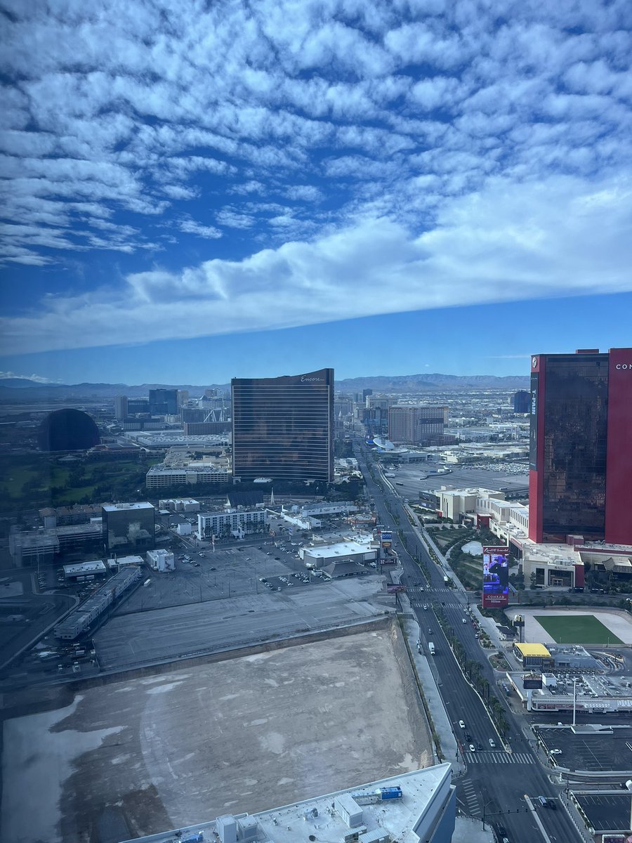 f0rumspec16's tweet photo. It’s race weekend! @ScuderiaFerrari @fblasvegas https://t.co/BsfJ1MQp9X