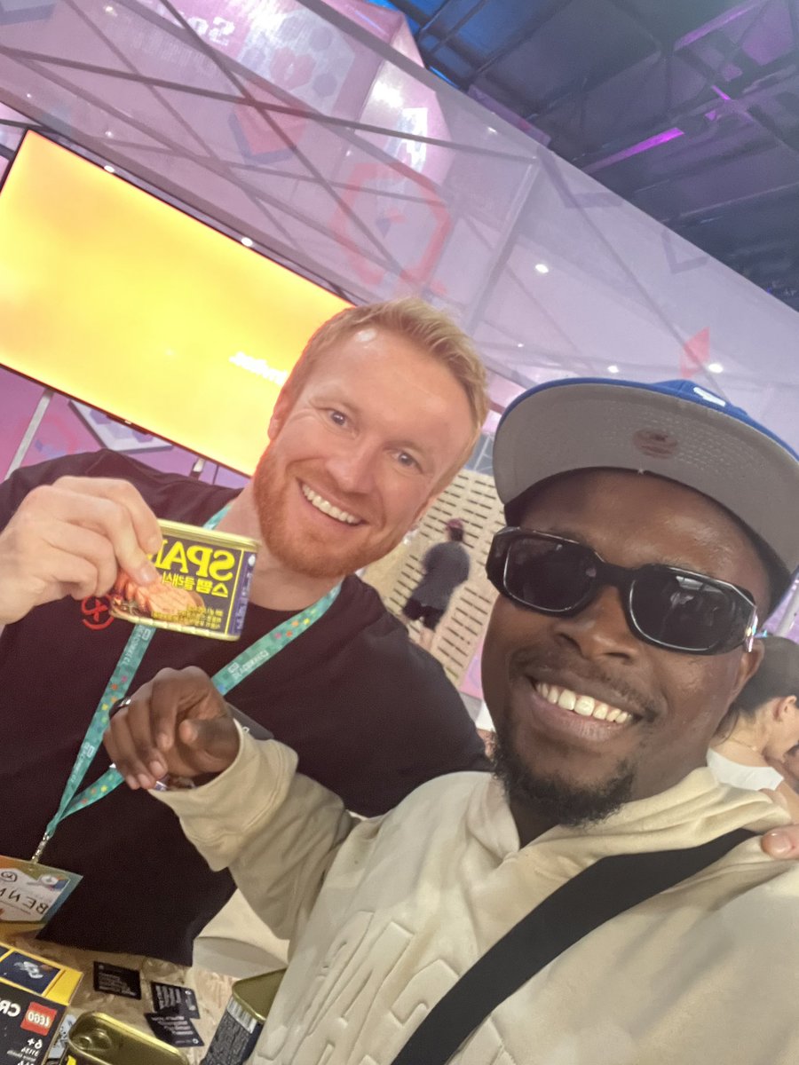 oghene_ganreTM's tweet image. Out here with my man @bennycode. 

Let’s get on @convosmsg