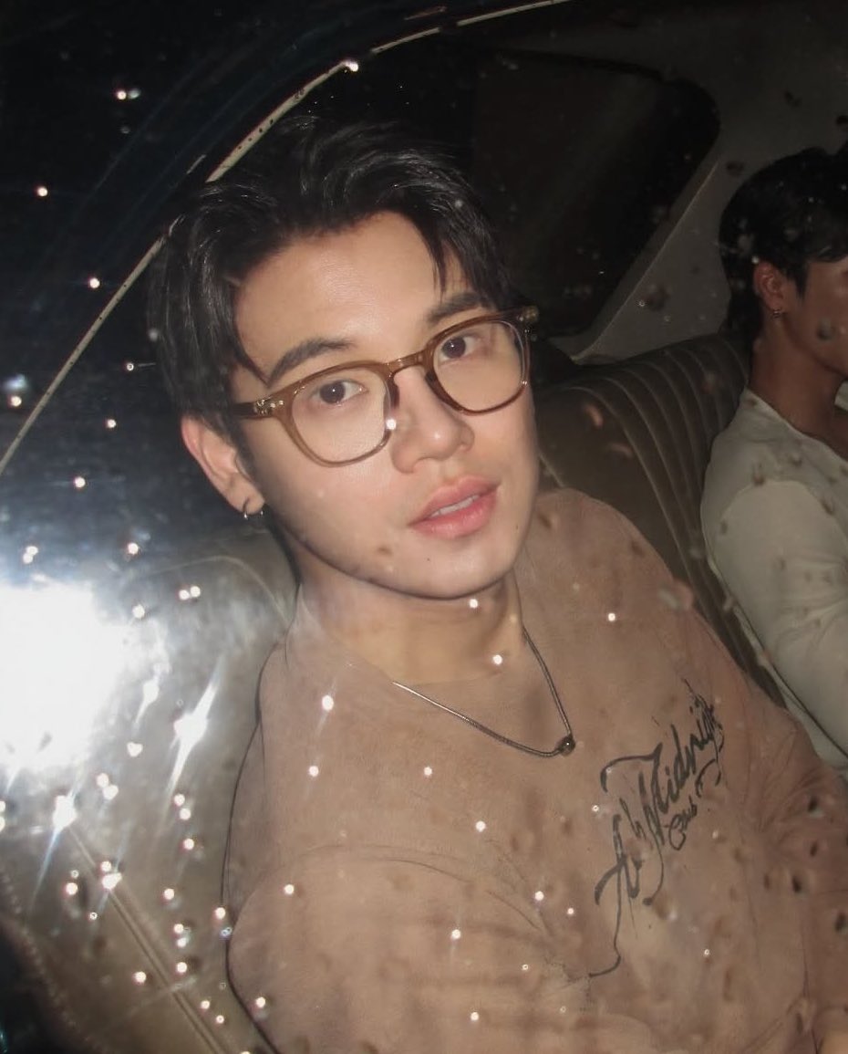 chugotmyhearty's tweet image. มึงจะให้กุทำไงกะฮี 😭😭😭😭😭😭 หน้าหล่อชิบหาย กุว่าหยิ่นโกนหัวมันก้ยังหล่อ ฮือ ฮึก ฮืออ ทำไมต้องมีหยิ่นคนเดียวด้วย กุไม่ยอม ฮืออ ฮึก ฟืด ๆ หล่อ สูง180+ หุ่นก้ดี รักหมา รักครอบครัวใส่ใจคนรอบข้าง ฮืออ ฮึก ฮือ เสียใจว่ะ ฮือ