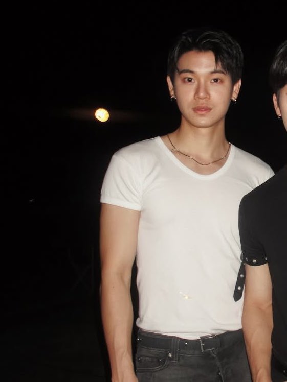 chugotmyhearty's tweet image. มึงจะให้กุทำไงกะฮี 😭😭😭😭😭😭 หน้าหล่อชิบหาย กุว่าหยิ่นโกนหัวมันก้ยังหล่อ ฮือ ฮึก ฮืออ ทำไมต้องมีหยิ่นคนเดียวด้วย กุไม่ยอม ฮืออ ฮึก ฟืด ๆ หล่อ สูง180+ หุ่นก้ดี รักหมา รักครอบครัวใส่ใจคนรอบข้าง ฮืออ ฮึก ฮือ เสียใจว่ะ ฮือ