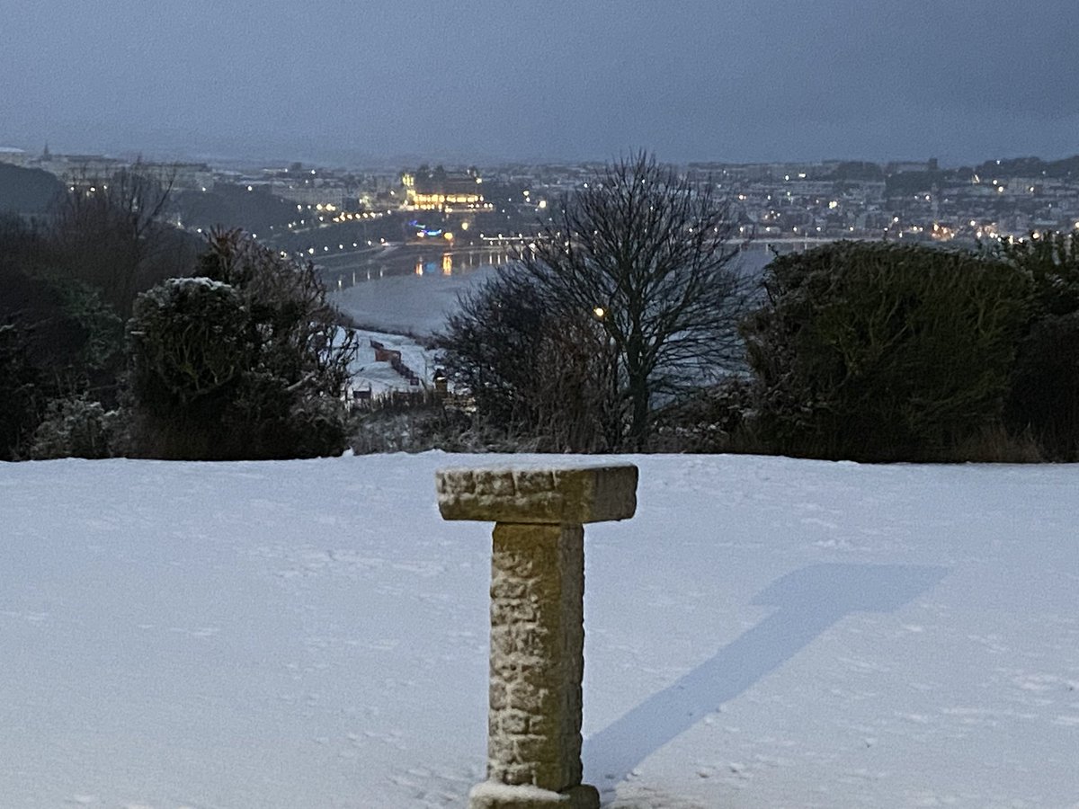 RoseButton1958's tweet image. #uksnow #Scarborough #WeatherUpdate 
Mixed bag of weather. 
🌈 ❄️ ⛄️