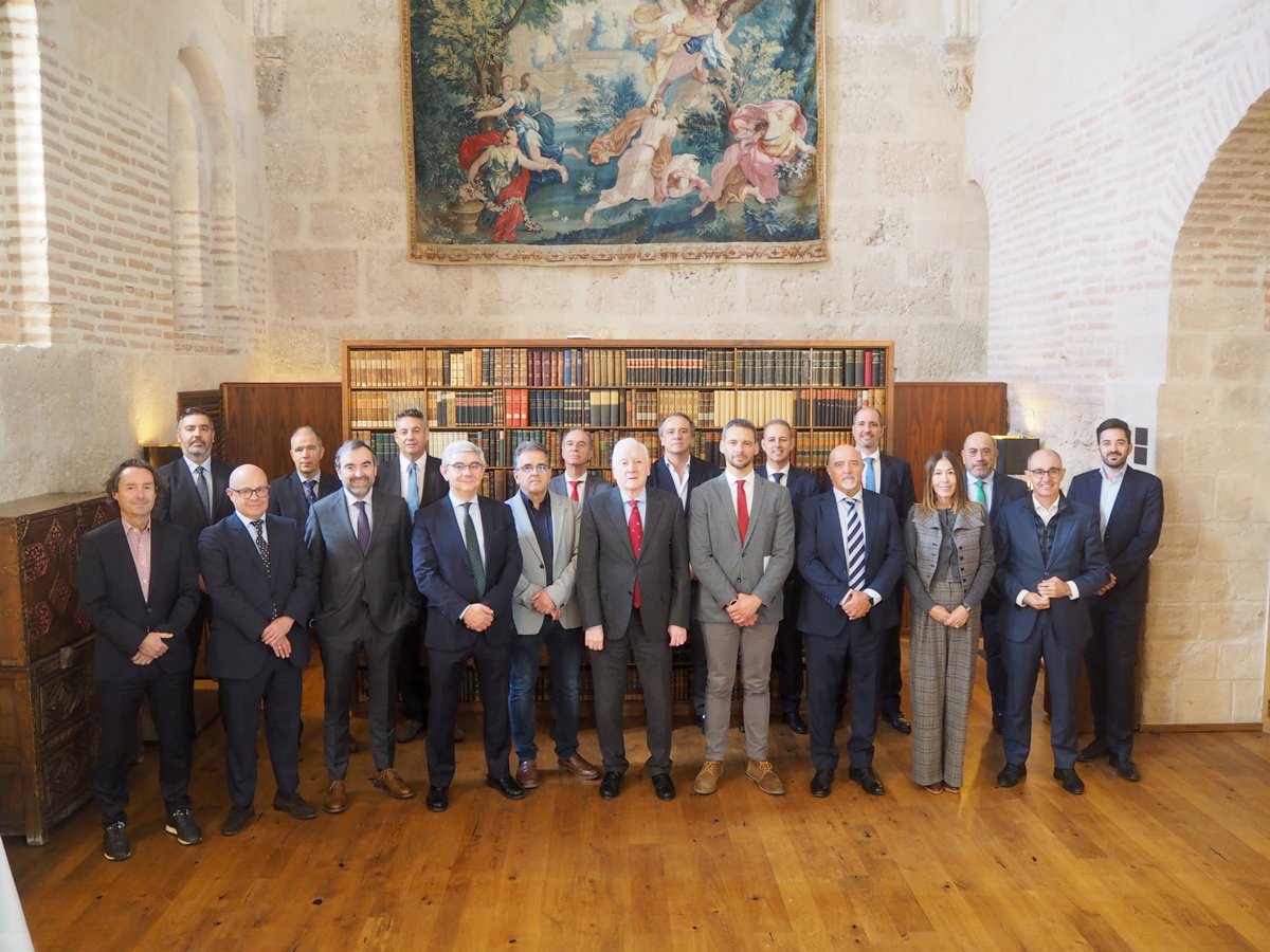 .<a href="/jcyl/">Junta de Castilla y León</a> apuesta por #entrevistas de #trabajo #express para enlazar la #demanda y la #oferta #laboral ow.ly/E0ri50XuNlg #DiálogosCyLEconómica
<a href="/cyleconomica/">CyL Económica</a> <a href="/camarascyl/">Consejo de Cámaras de Comercio CyL</a> <a href="/asercomexLCI/">ASERCOMEX LOGISTICS</a> <a href="/CARTIFCT/">CARTIF</a> <a href="/Geoxa_SL/">Geoxa S.L.</a> <a href="/santander_es/">Santander España</a> <a href="/roams_vip/">Roams</a> <a href="/gadis/">Gadis</a> <a href="/IBERAVAL/">IBERAVAL, SGR</a>