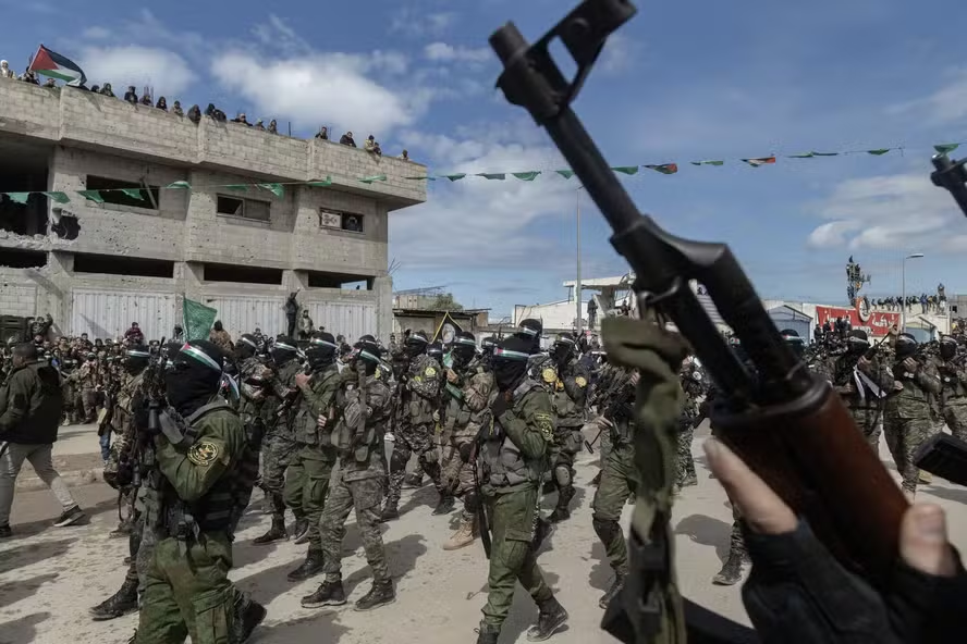 PCO29's tweet image. Qual o sentido da política diplomática do Hamas? Rui explica na Análise Internacional:

O Hamas procura colocar o governo sionista contra a parede, que, do ponto de vista diplomático, é o que ele pode fazer. A situação precisaria evoluir para que houvesse uma intervenção direta…