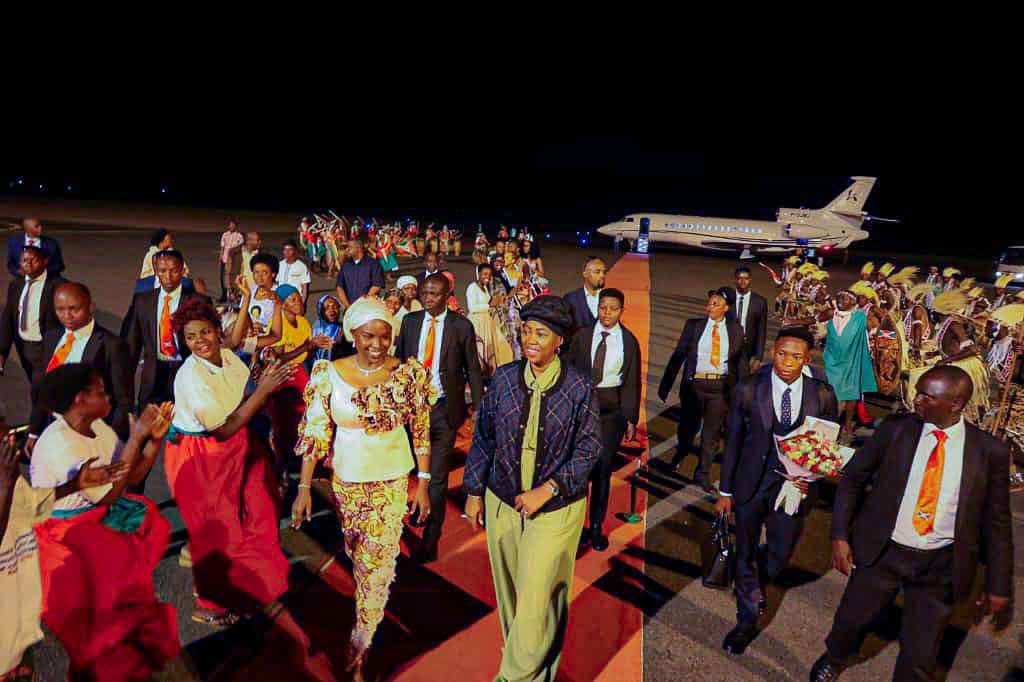 FirstLadyBio's tweet image. I arrived safely in Burundi ahead of the 6th High-Level Forum of Women Leaders, scheduled to take place tomorrow, November 20th, 2025.

I was warmly received by my sister, the Burundi&apos;s First Lady HE Angeline Ndayishimiye amidst a vibrant cultural display.

November 19, 20