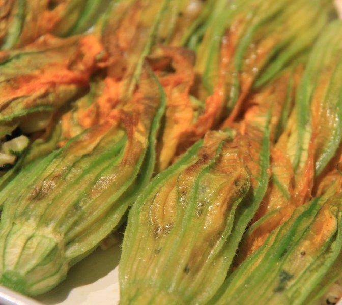 CompassandFork's tweet image. Baked Stuffed Zucchini Flowers or Squash Blossoms bit.ly/2w47m9O #meatlessmonday #vegetarian #recipe #foodie