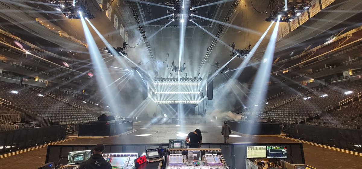 TheRobeWay's tweet photo. A #TechThursday load-in with lighting tech Shawn Priebe out on the Playboi Carti tour with the design by Markus Jessup from Moving Through Space and a rig that includes 72 x @Robelighting #Spiider luminaires with fixtures &amp; techs from Fuse Technical Group. https://t.co/JWpDmaFle5