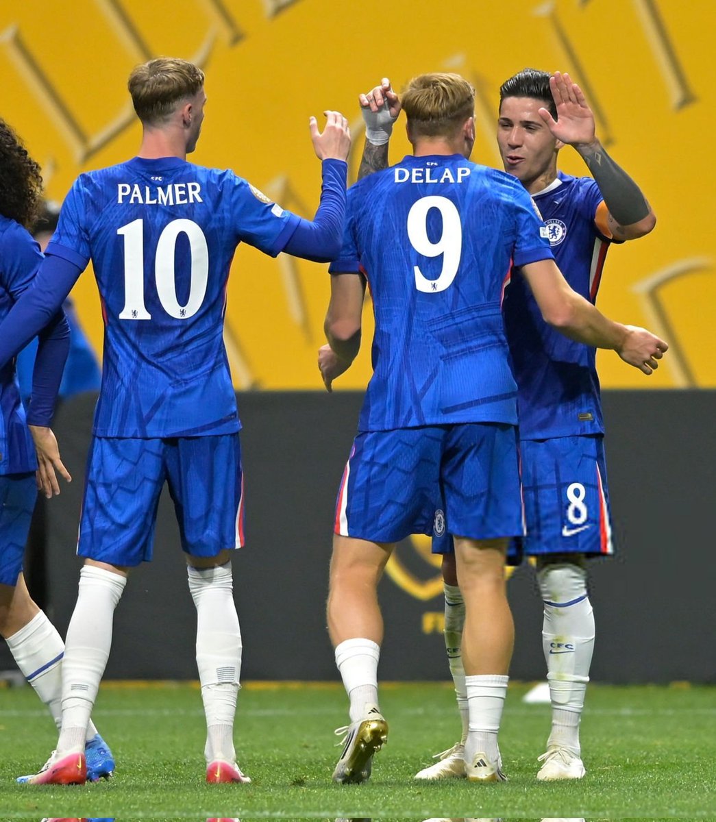 Blue_Footy's tweet image. Paul Merson predicts Burnley vs Chelsea: 

🗣 &quot;Burnley need to start winning games at home. But I just think Chelsea will be stronger all over the pitch and I expect the visitors to win. 

I would go with Liam Delap as the striker for this game and I&apos;d stick to that even after…