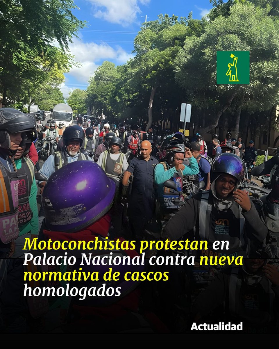 DiarioLibre's tweet image. 🌇 |#CiudadDL| Los manifestantes solicitaron al presidente Luis Abinader cumpla su promesa de donar 100,000 cascos homologados

🔗ow.ly/fFiU50XuPMe

#DiarioLibre #Cascos  #CascosHomologados #Motoconchistas