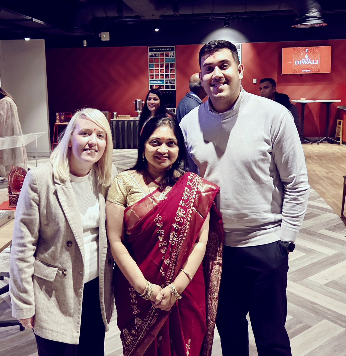 Nehaaaa_c's tweet image. Couldn&apos;t believe my Deepavali celebrations still continues 😇. Was an awesome event Roopa. Just read it in the club news too :). Literally a history made @LFC 👏. Really grateful, thanks to all. Unity in diversity. #LFCfamily #Diwali #Inclusion