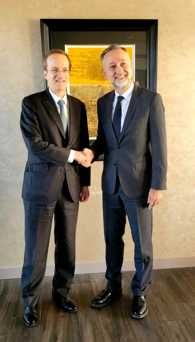 Charles Fries tweet media