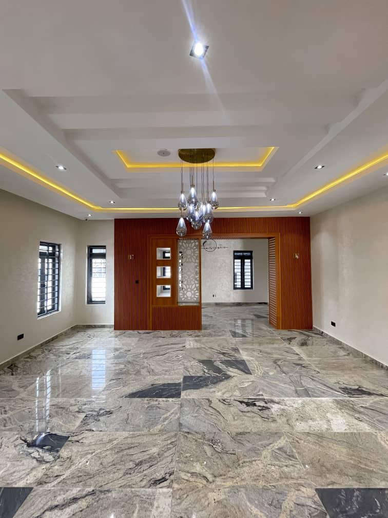 virtous2015's tweet photo. *DESCRIPTION* 
5 bedroom detached duplex +2 BQ.
 *FEATURES:* 
- Swimming pool 
- Massive compound of 750sqm
- Serene environment 
- Corner piece 
- Smartly finished 
- Top-notch environment In a well Secured estate.
 *LOCATION:* KARSANA, Abuja.
 *PRICE:* 500m asking.
08166378282 https://t.co/Wgqev6Q5Ba