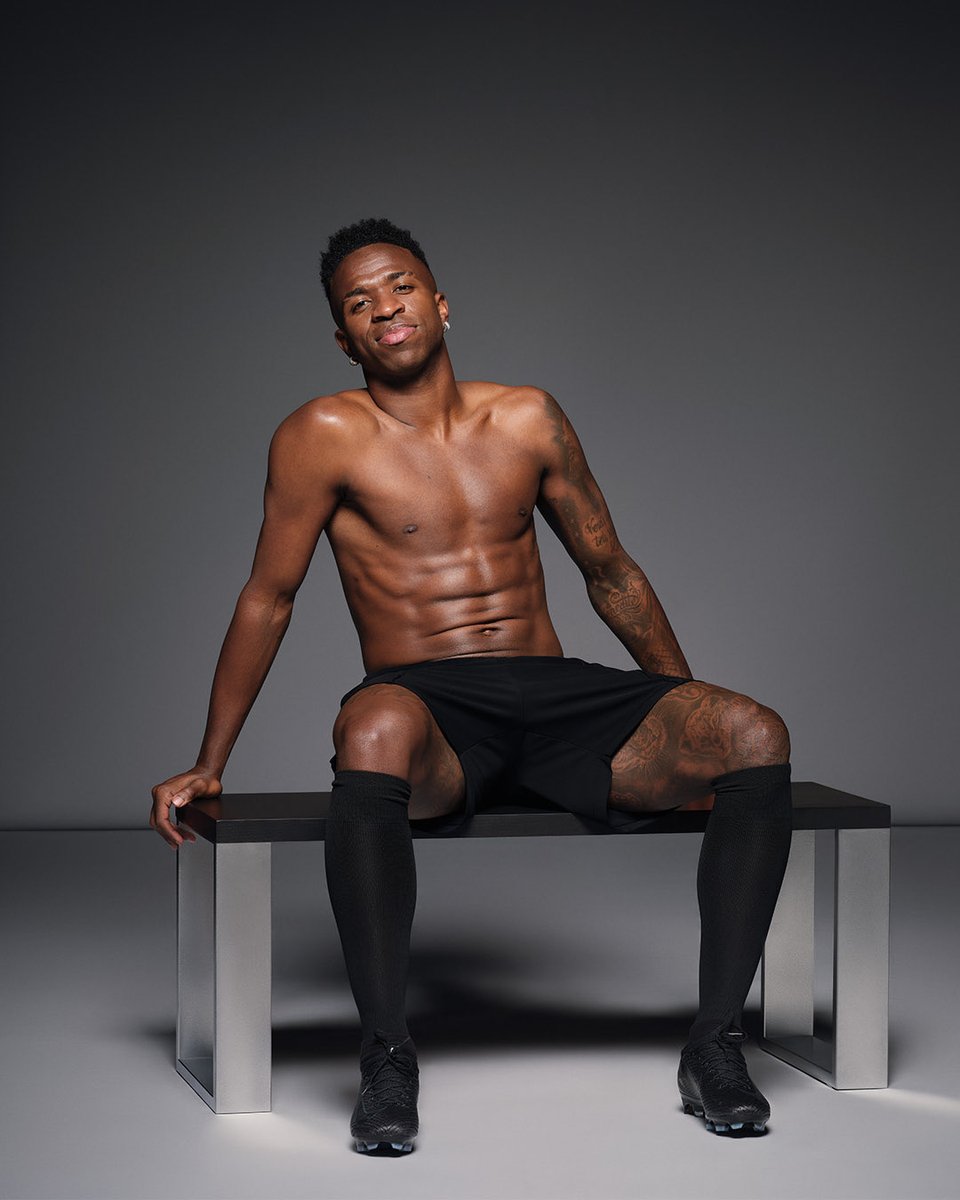 vinijr's tweet image. Bold. Balanced. Fresh.
Boss Bottled Beyond is my go to fragrance.

#BOSSrecognizeBOSS