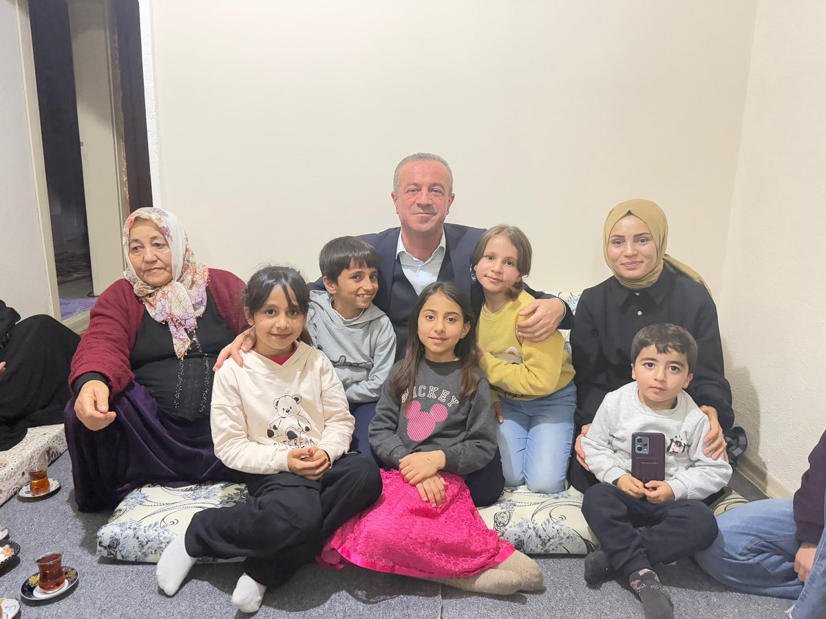 “Her çocuğun; sevgiyle büyümeye, güvenle yaşamaya, eğitimle geleceğini kurmaya hakkı var.
Dünya Çocuk Hakları Günü, tüm çocuklarımızın yüzündeki gülümsemenin daim olması için bir hatırlatma…
Gelecek, onların gözlerinde saklı.”
#dünyaçocukhaklarıgünükutluolsun 

<a href="/tugbaisikercan/">Tuğba IŞIK ERCAN</a>