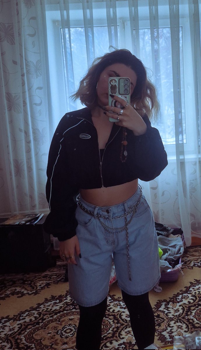 agressive_meow's tweet image. 90s are calling, they want their outfits back🤪