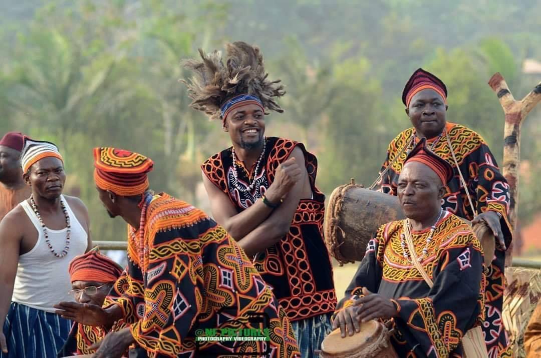 GraffiPikin's tweet image. Where are my Non-Graffi followers?

Tell us where you’re from😁

You’re welcome to the Grasslands! Thanks for your support 🙏🏾
#Grassfields #Graffi #Cameroon